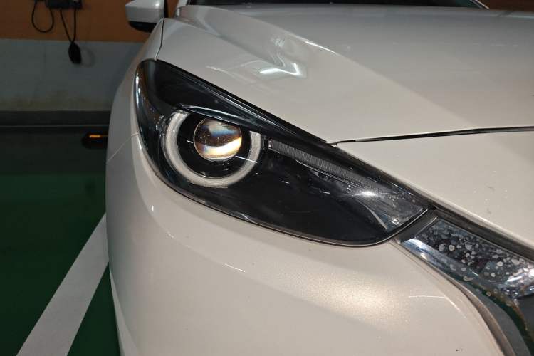 Used Mazda Mazda 3 Axela 2017 Sedan 1.5L Automatic Luxury Model China VI Standard