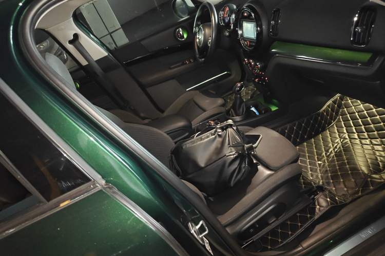 Used MINI Countryman 2017 1.5T COOPER ALL4 Traveler Right Front Seat