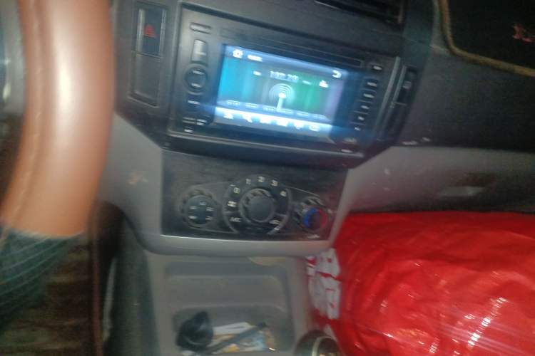 Used BAIC Weiwang M30 2015 1.5L Basic Version DAM15 Audio And AC Panel