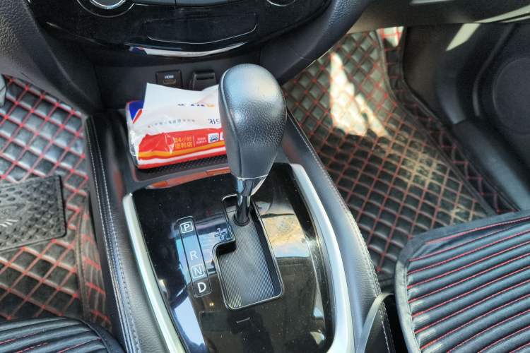 Used Nissan X-Trail 2014 2.0L CVT Comfort Edition 2WD Gear Lever