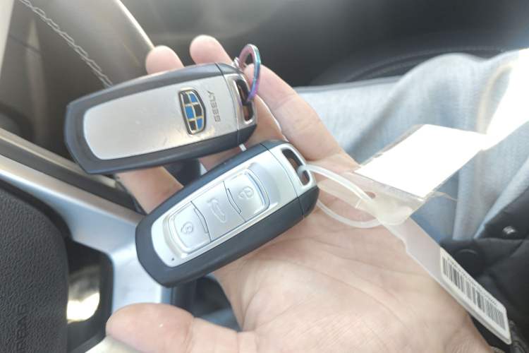 Used Geely Auto Emgrand X7 Sport 2018 1.8TD Automatic Two-Wheel Drive Smart Connect 4G Internet Edition