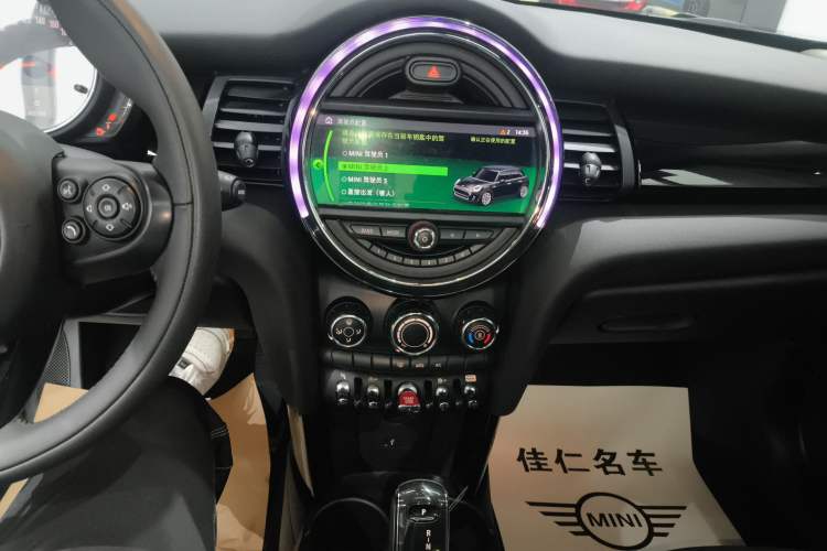 Used MINI 2019 1.5T COOPER Classic Edition Five-Door Version Audio And AC Panel
