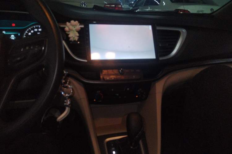 Used Buick GT 2016 15N Automatic Elite Edition Audio And AC Panel