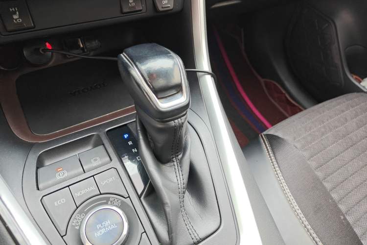 Used Toyota RAV4 2020 2.0L CVT Four-Wheel Drive Prestige Edition Gear Lever