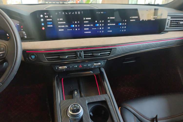 Used Ford Explorer 2024 2.3T EcoBoost Kunlun Peak Edition 7-Seater