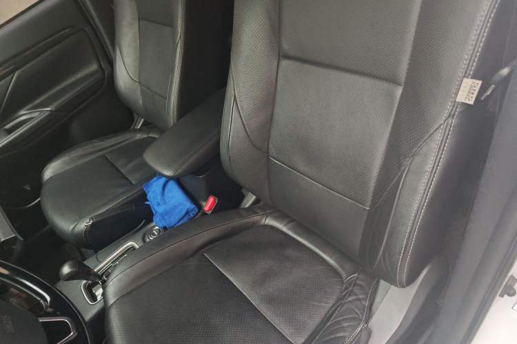 Used Mitsubishi Outlander 2016 2.4L 4x4 Elite Edition 5 Seats
