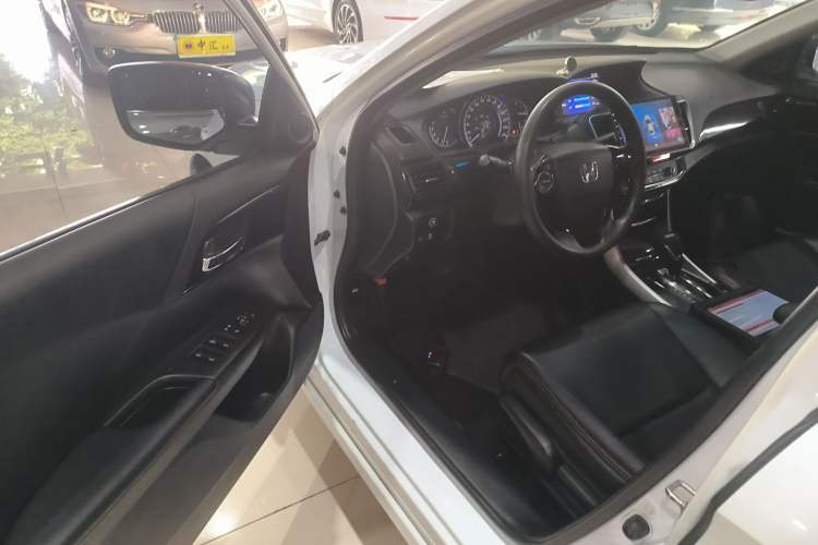 Used Honda Accord 2016 2.0L Comfort Edition
