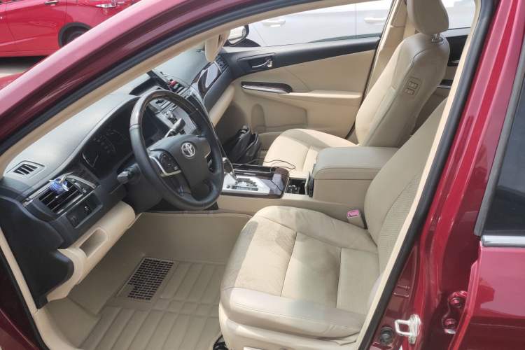 Used Toyota Camry 2015 2.0G Premier Edition
