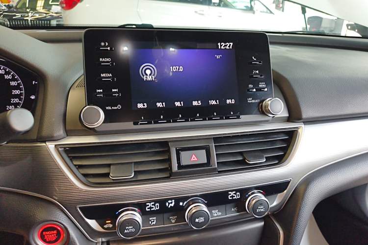 Used Honda Accord 2018 260TURBO Elite Edition China VI Audio And AC Panel