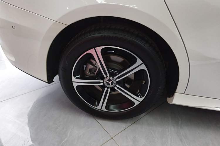 Used Mercedes-Benz A-Class 2022 Revised Version A 200 L Sport Sedan Fashionable Style
