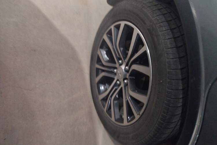 Used Mitsubishi Outlander 2016 2.4L 4x4 Elite Edition 5 Seats Exterior 5