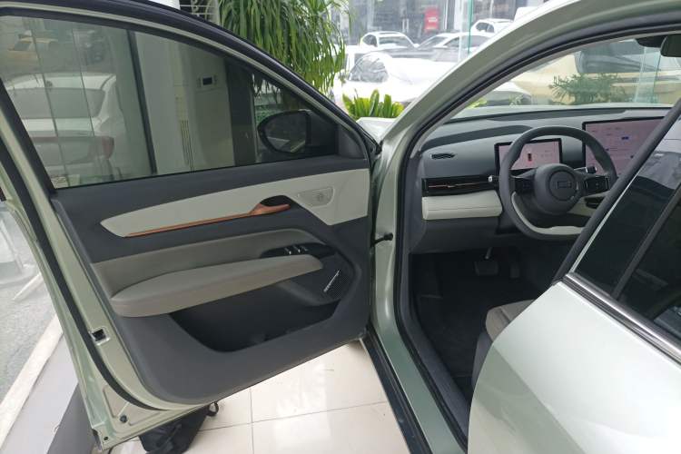 Used Bestune Yueyi 03 2025 565km Premium Edition Driver Seat