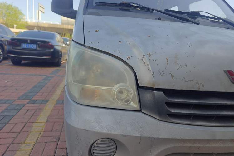 Used Wuling Zhiguang 2010 1.0L New Version Practical Short-Body L2Y Right Front Headlight