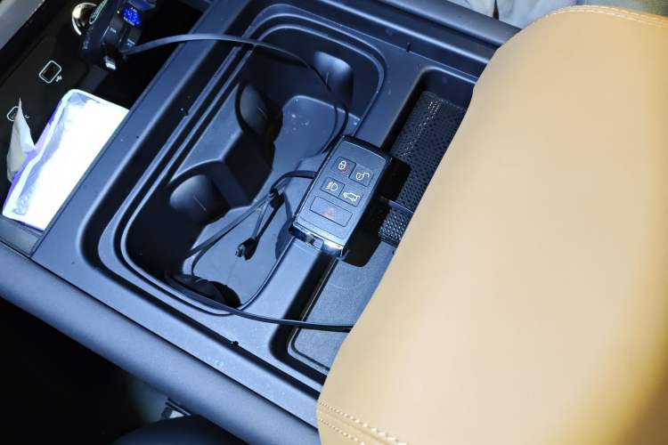 Used Land Rover Defender 2023 Facelift 110 3.0T P400 X-DYNAMIC HSE Vehicle Key