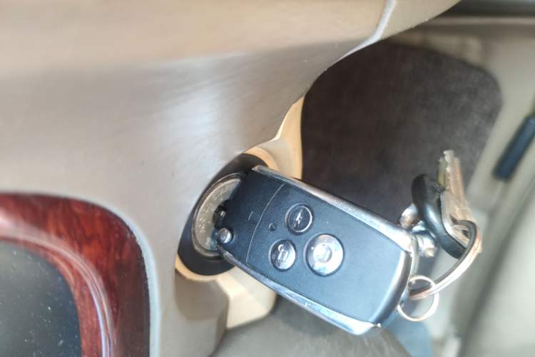 Used Hyundai MoInca 2009 2.0L Manual Luxury Edition GL
