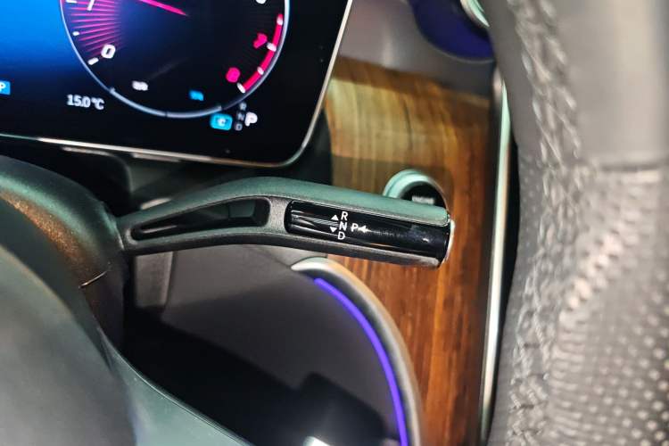 Used Mercedes-Benz GLC 2023 Refreshed GLC 300 L 4MATIC Dynamic Edition 5 Seats Gear Lever