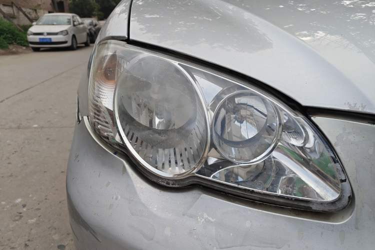 Used BYD F3 2013 Energy-Efficient Model 1.5L Manual Comfort Version Right Front Headlight