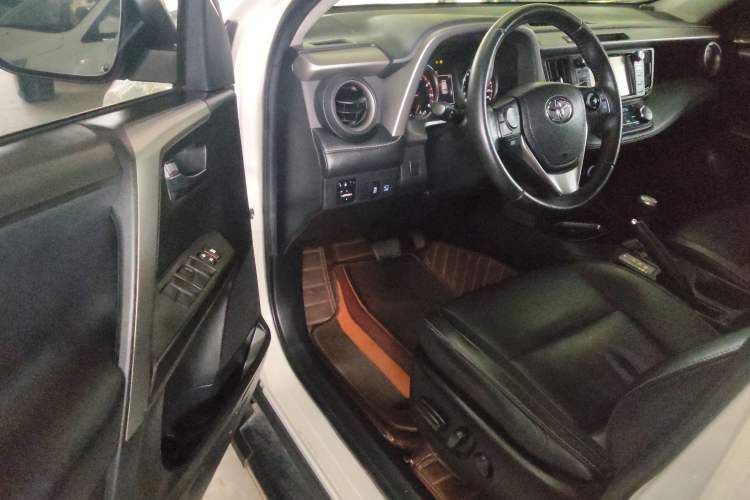 Used Toyota RAV4 2016 2.0L CVT Two-Wheel Drive Smart Edition China V Standard