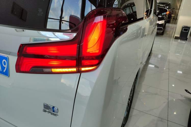 Used Toyota Alphard 2021 Dual-Engine 2.5L Prestige Edition
