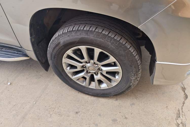 Used Toyota Prado 2019 3.5L Automatic TX-L Deluxe Edition with Rear-Mounted Spare Tire Right Front Wheel Hub