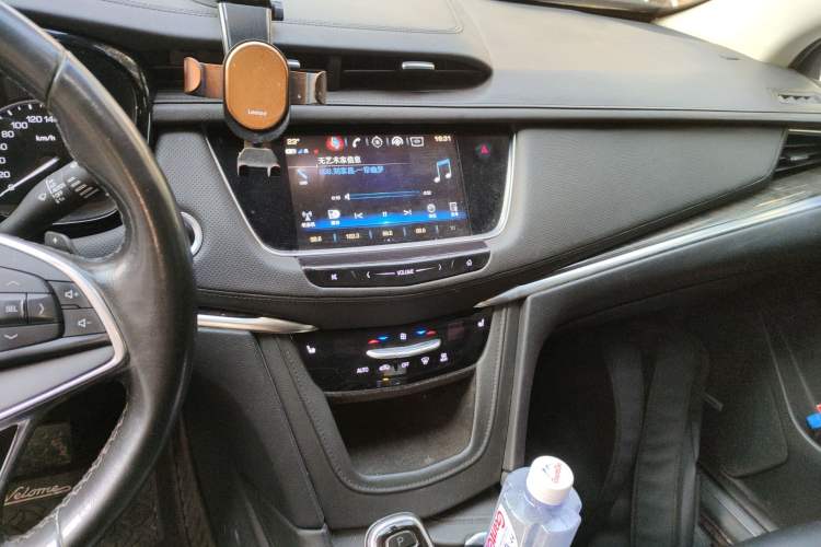 Used Cadillac XT5 2018 25T Luxury Model
