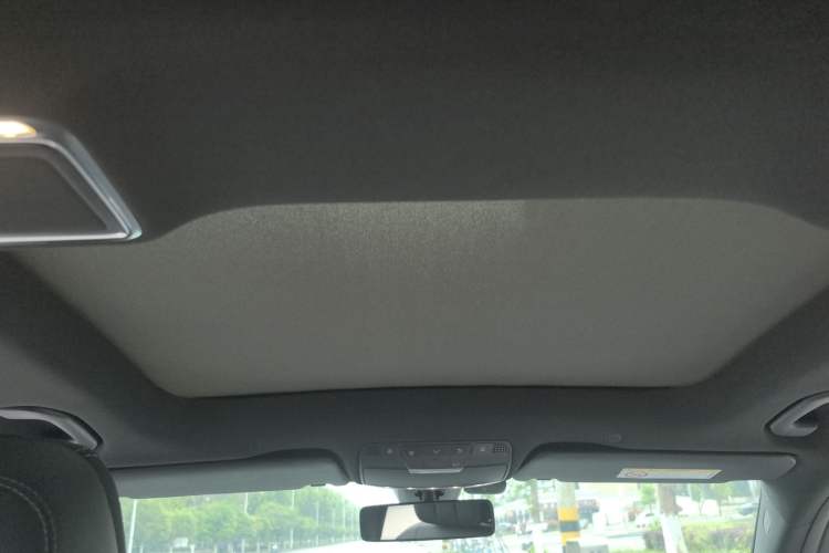 Used Mercedes-Benz GLC 2020 Facelift GLC 260 L 4MATIC Luxury Edition
