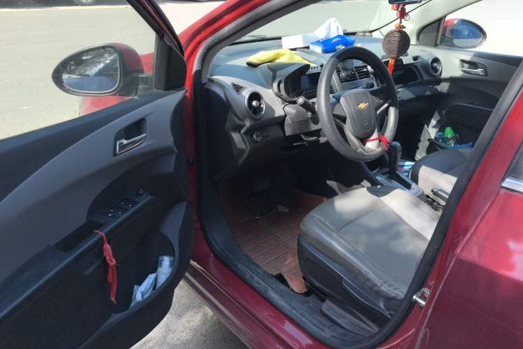 Used Chevrolet Aveo Sonic 2011 Sedan 1.6L Automatic SX
