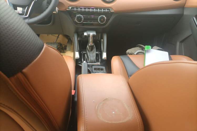 Used BAIC Senova X35 2016 1.5L Automatic Luxury Edition Gear Lever