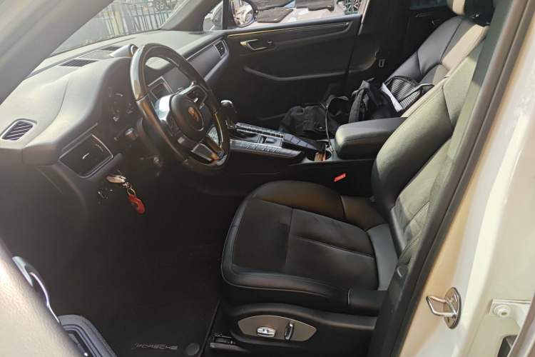 Used Porsche Macan 2017 Macan 2.0T Left Front Seat