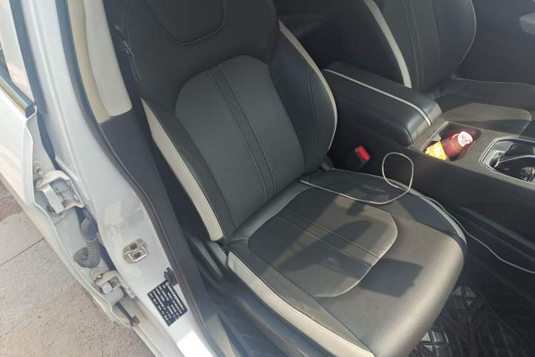 Used Dongfeng Aeolus E70 2022 500 Ultra-Enjoyment Edition Right Front Seat