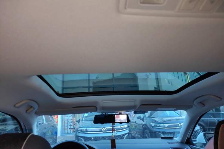 Used Volkswagen Lamando 2015 230TSI DSG Fashion Edition
