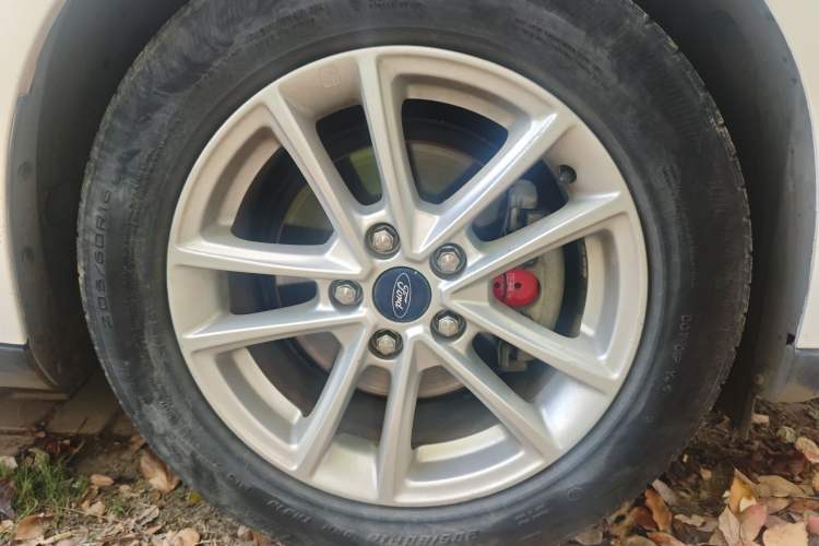 Used Ford Focus 2017 Hatchback EcoBoost 125 Manual – Ultra-Performance Style SmartDrive Edition