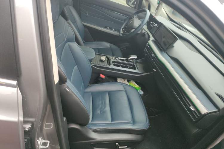 Used Livan 9 2023 470 km Leading Edition
