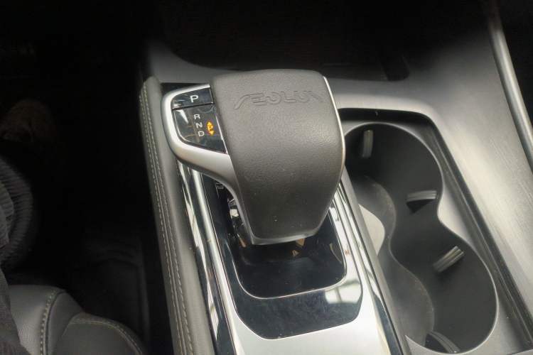 Used Dongfeng Aeolus Huge 2022 Mach Dual-Motor 1.5T MHD Dare-to-Dream Edition
