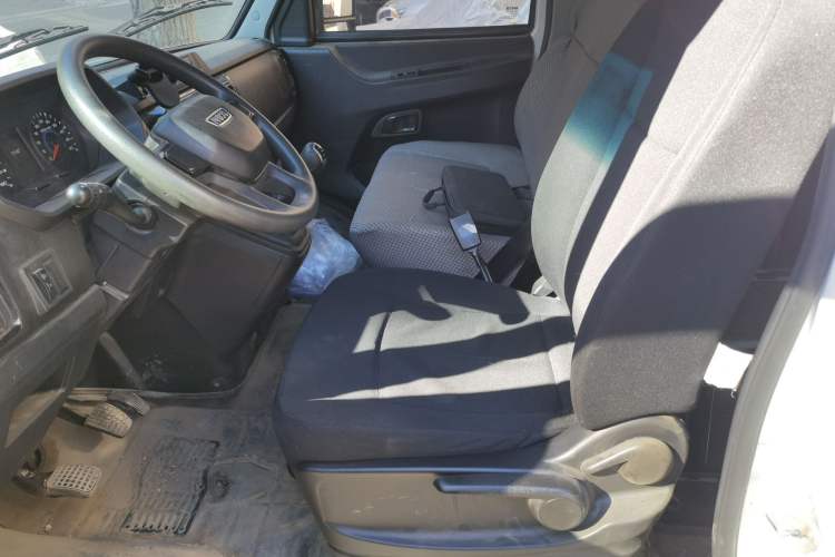 Used Iveco Daily 2023 2.5T A37M1 Long Wheelbase Mid-Height Dual-Tire Side-Sliding Doors 5–9 Seats