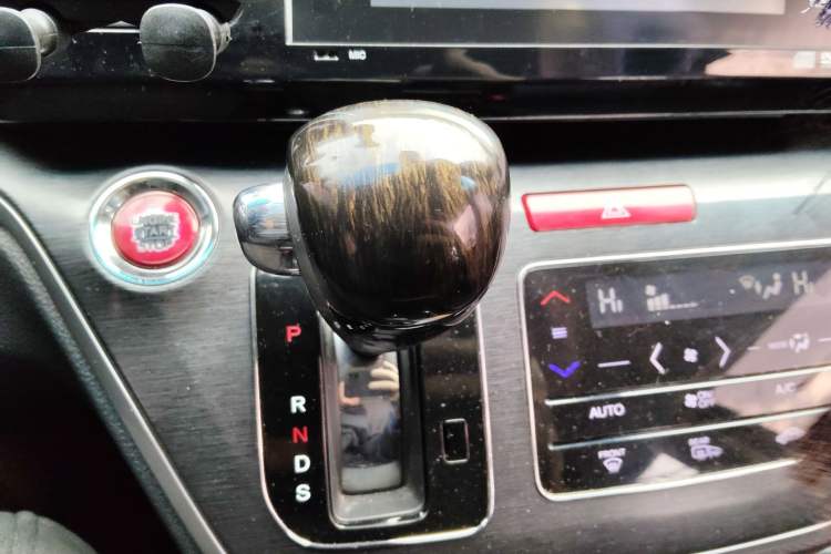 Used Honda Elysion 2016 2.4L Supreme Edition
