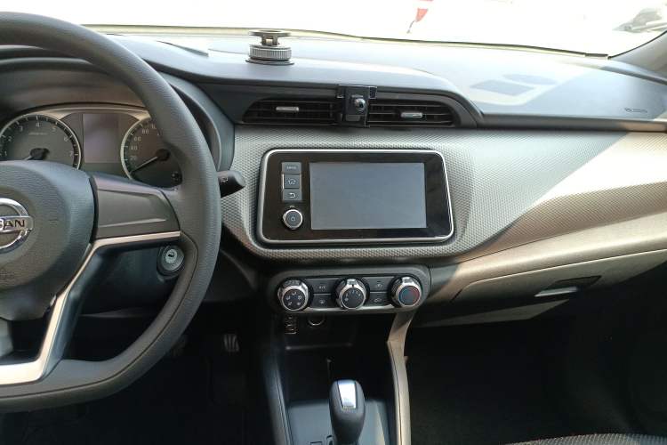 Used Nissan Kicks 2019 1.5L CVT Cool Enjoy Edition
