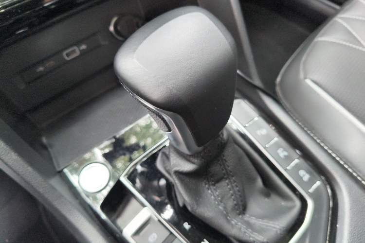 Used Volkswagen Tiguan L 2022 330TSI Automatic Two-Wheel Drive R-Line Enhanced Edition Gear Lever