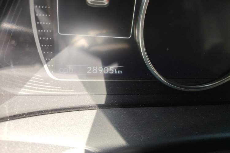 Used Lexus ES 2022 300h Excellence Edition Odometer Close Up
