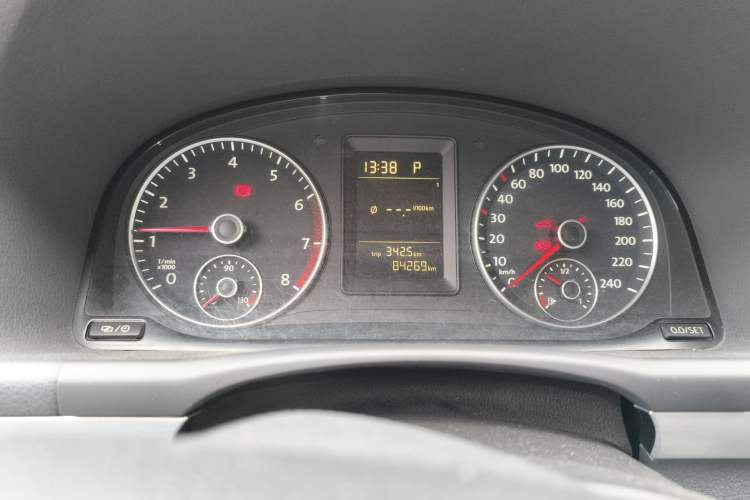 Used Volkswagen Touran 2013 1.4T DSG Comfort Edition 5-Seater Instrument Cluster