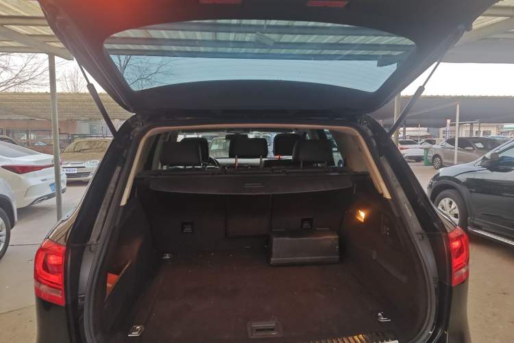 Used Volkswagen Touareg 2011 3.0 TSI Standard Version
