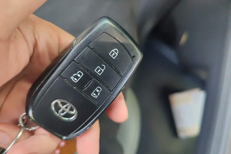 Used Toyota Granvia 2024 2.5L Hybrid Comfort Edition
