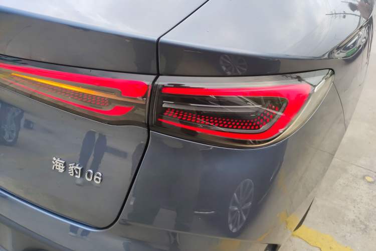 Used BYD Seal 06 New Energy 2024 DM-i 120KM Prestige Model Exterior 3