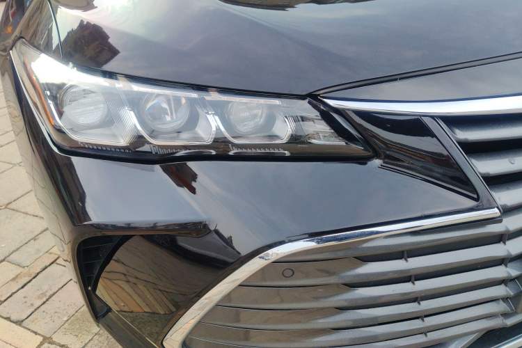 Used Toyota Avalon 2019 Dual-Engine 2.5L Limited Flagship Edition China V Standard Right Front Headlight
