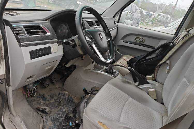 Used Jinbei New Hiace X30L 2016 1.5L Wealth Edition DLCG14 Driver Seat