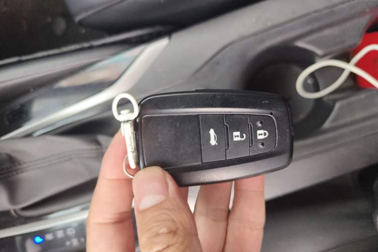 Used Toyota Levin 2019 185T CVT Luxury Edition China VI Standard Vehicle Key