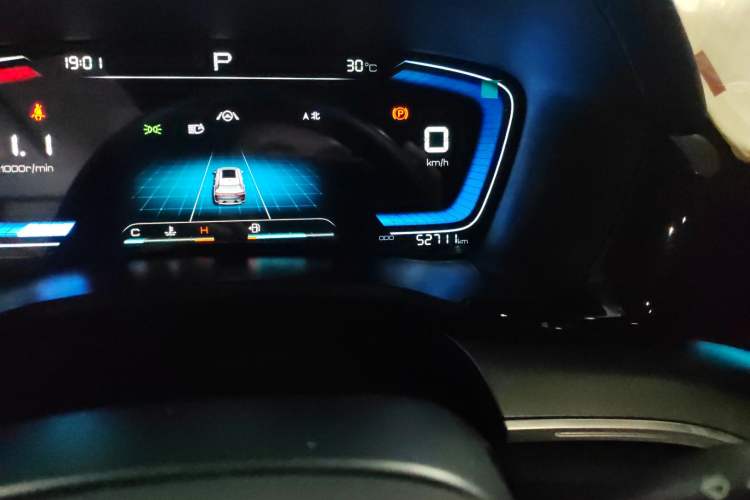 Used BYD Song PLUS 2020 1.5T Automatic Prestige Version Odometer Close Up