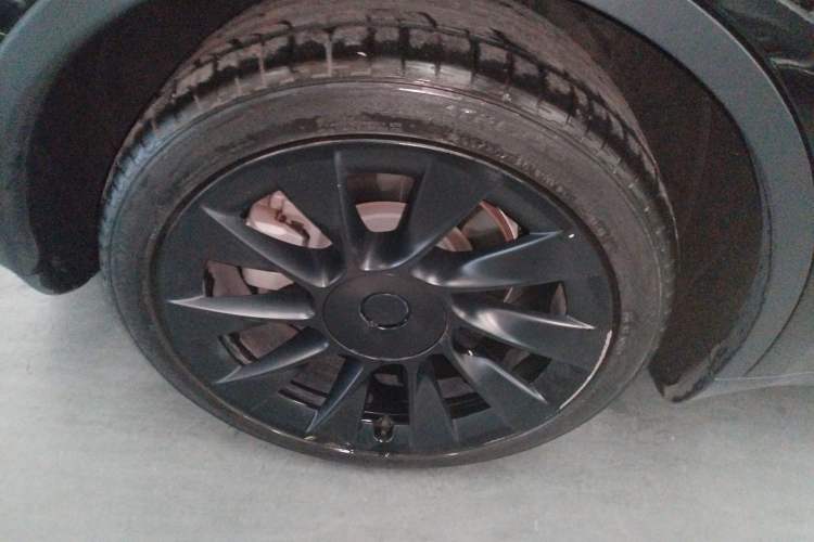 Used Tesla Model Y 2021 Long-Range All-Wheel-Drive Version 3D7