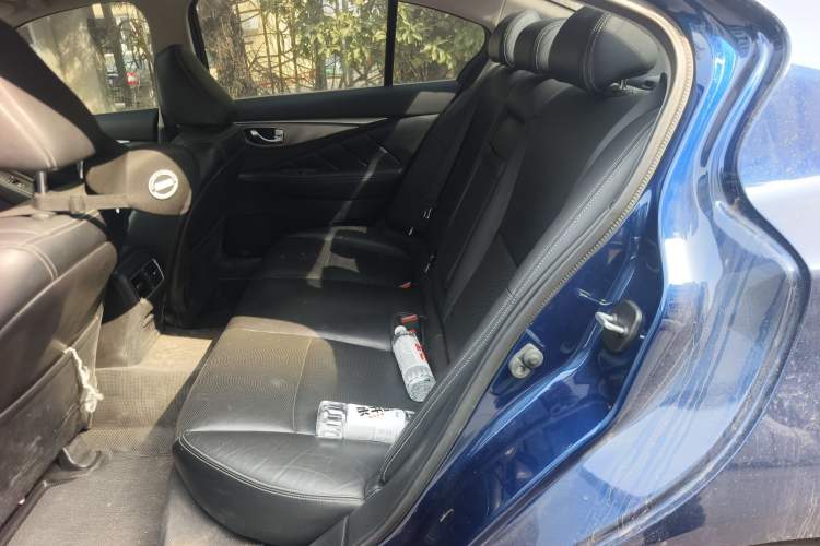 Used Infiniti Q50L 2018 2.0T Enjoyment Version China VI Standard
