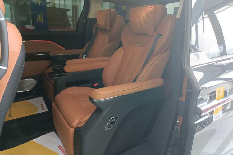 Used Hongqi HQ9 PHEV 2024 2.0T Four-Wheel Drive Luxury Edition
